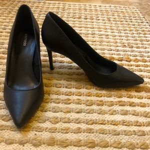 Express black heels size10